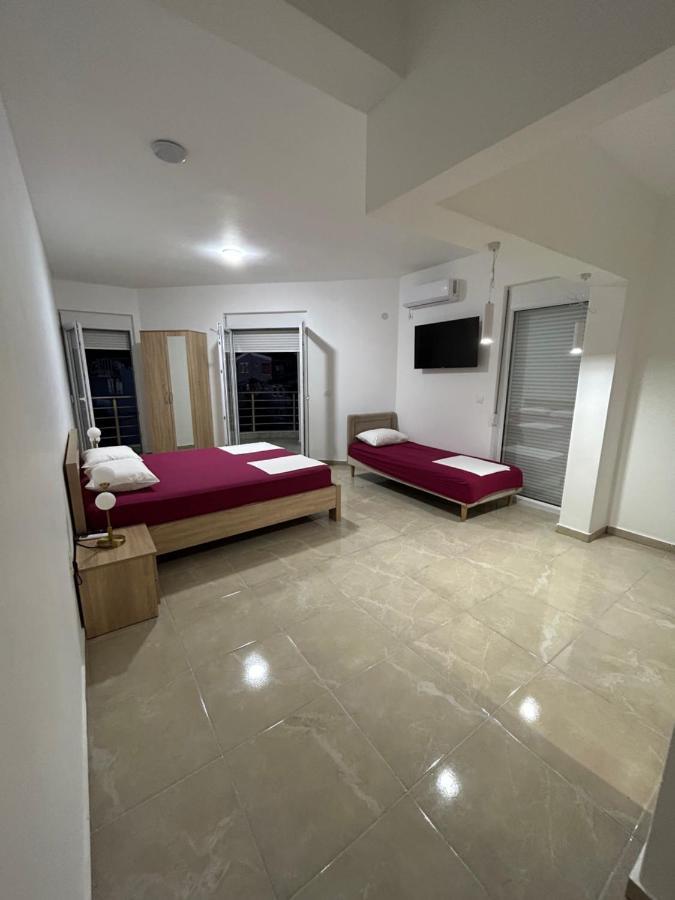 White Pearl Apartment