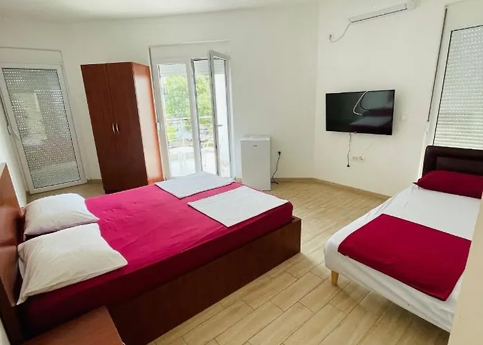 White Pearl Apartments