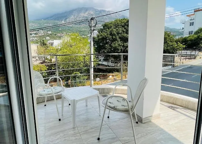White Pearl Apartments