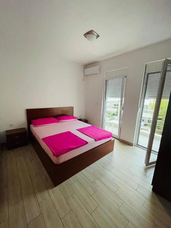 White Pearl Apartment