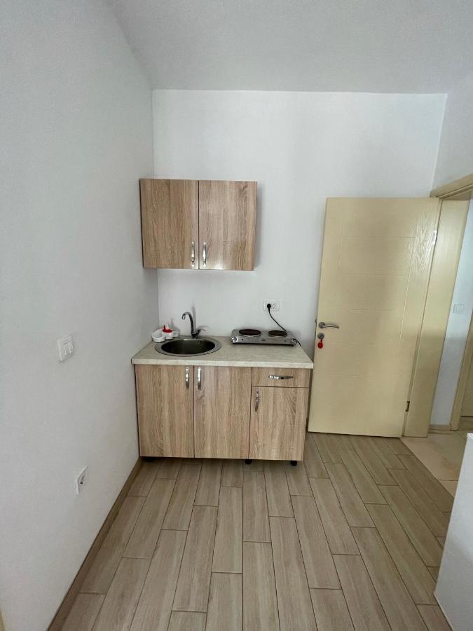 White Pearl Apartment *