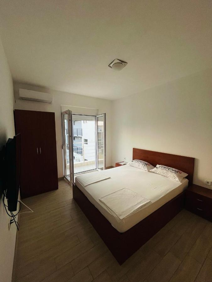 Apartment White Pearl